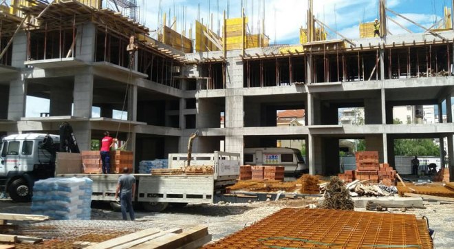 Rriten te ardhurat nga zhdoganimi i materialeve te ndertimit: 2.244 mln leke ne janar-gusht